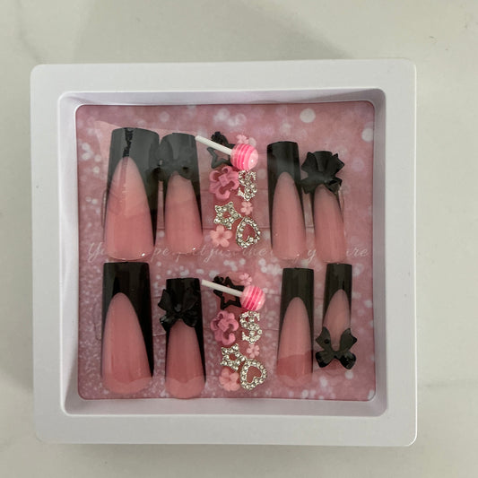 Black Junk Press on Nails