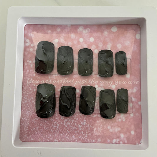 Short Black Press on Nails