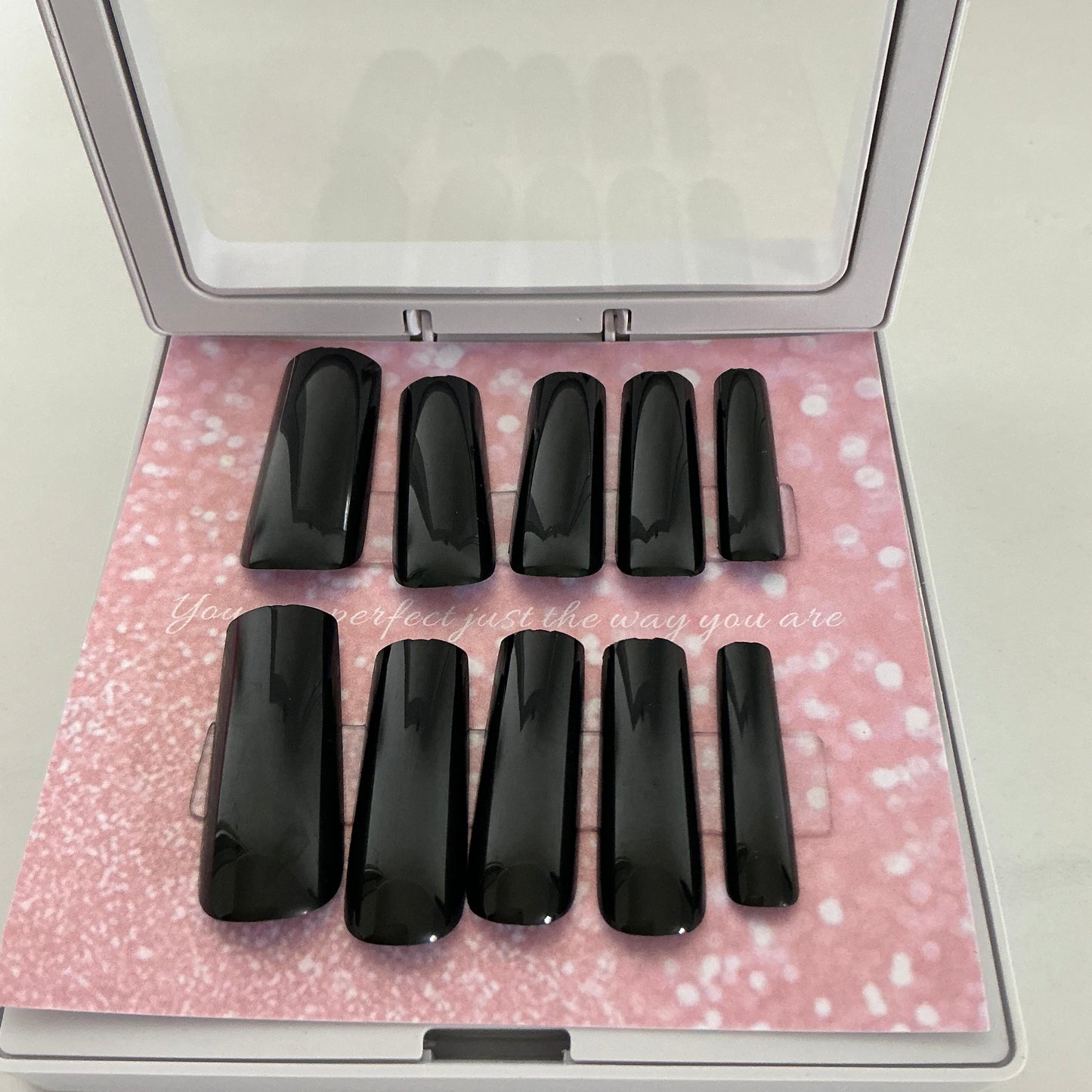 Black Affair Press on Nails
